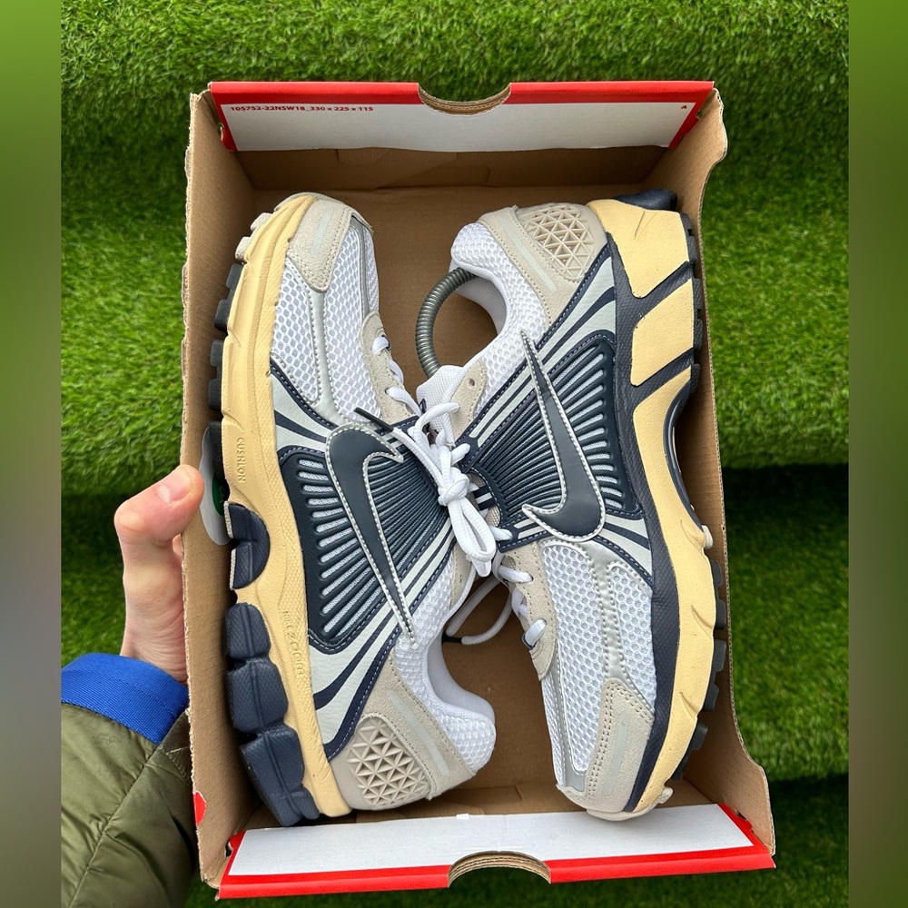 Brand new Nike Zoom Vomero 5 Thunder blue cream men’s running shoes 8,5 - Picture 5 of 7